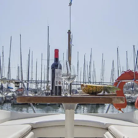 Sailboat Lovely Experience Botel *