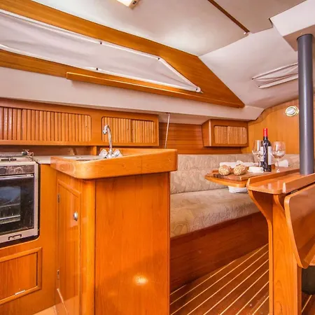 Sailboat Lovely Experience 船屋 *